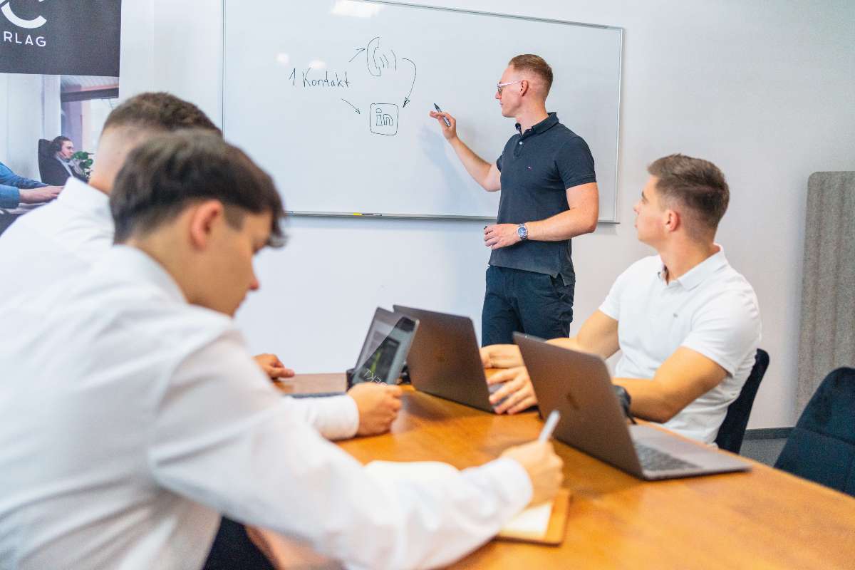 Einblick in die Büroräume und das Team der Niederlag Consulting GmbH